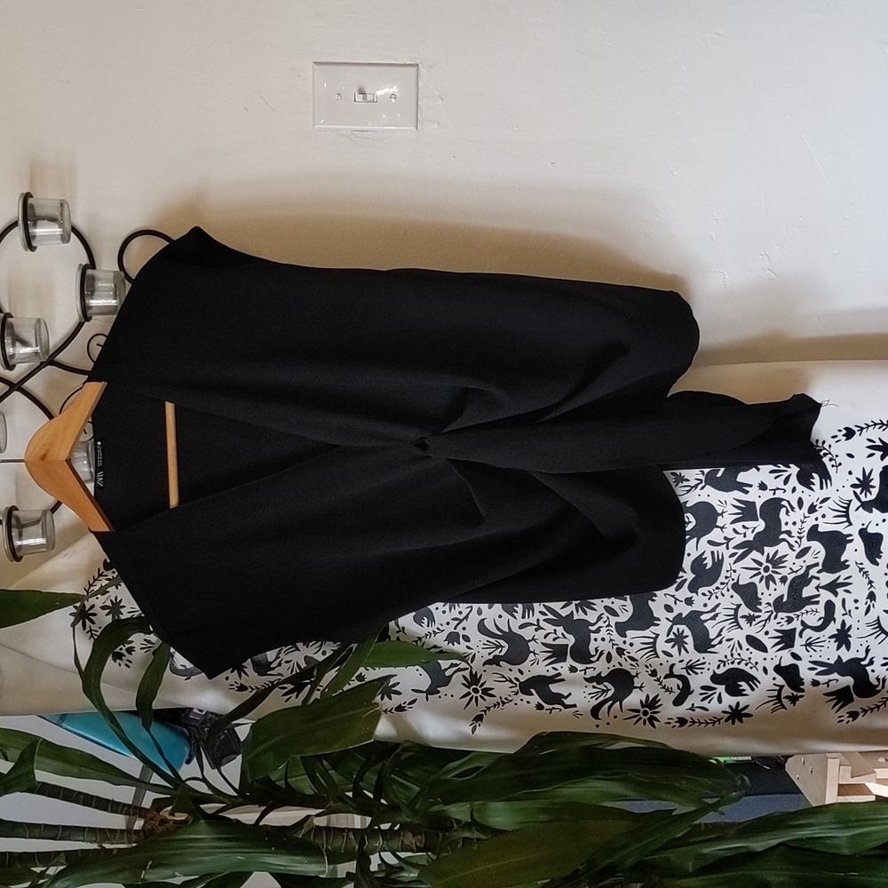 Zara flowy elegant knotted top black